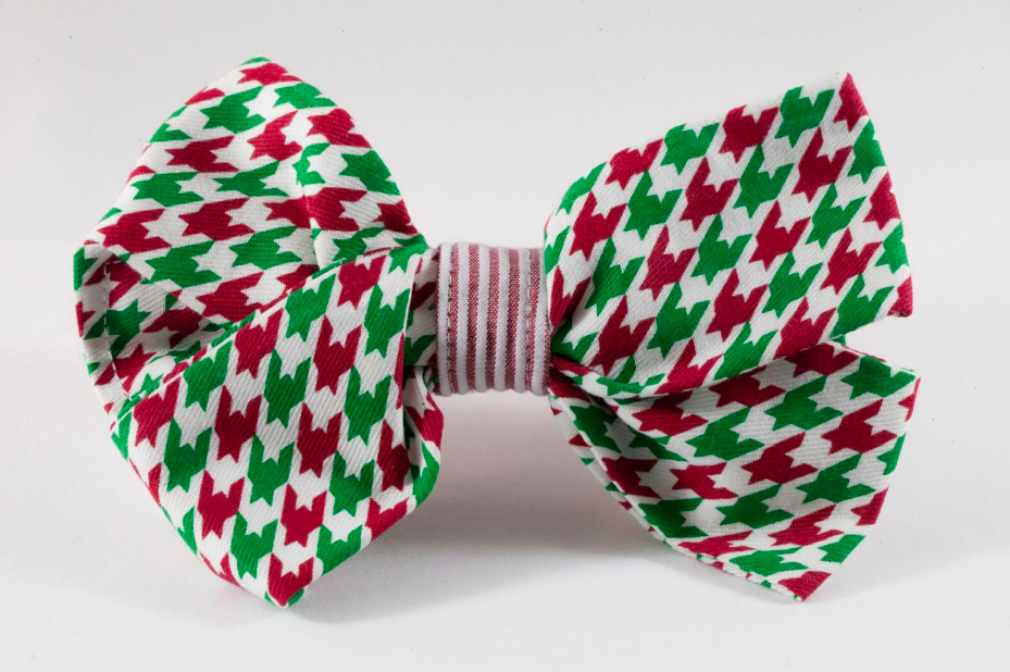 Green And Red Christmas Houndstooth Seersucker Girl Bow Tie Dog Collar