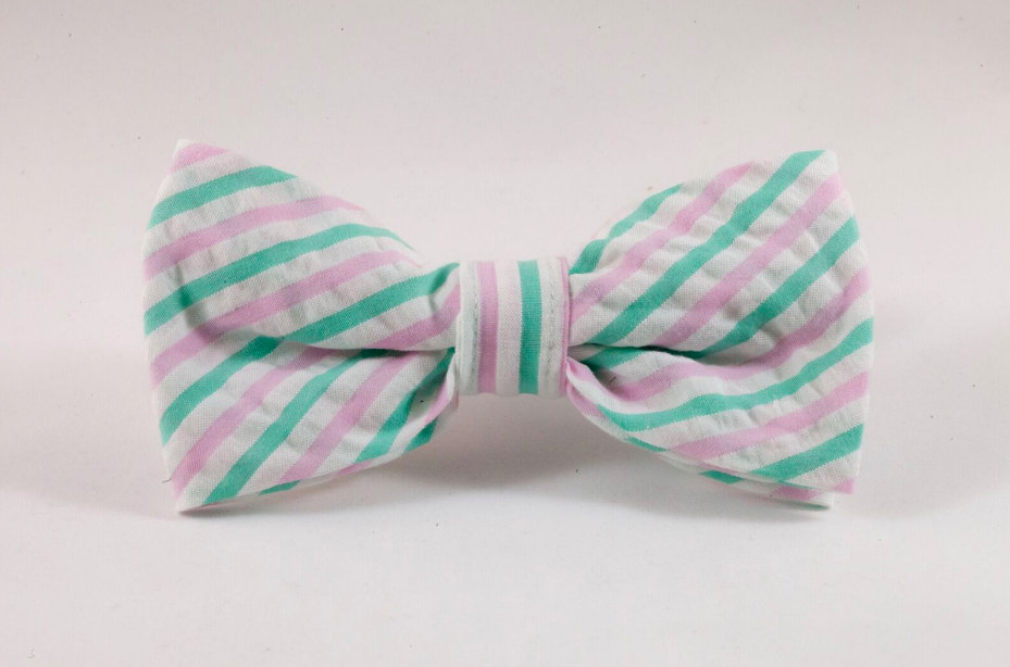 Preppy Pink And Green Seersucker Girl Dog Bow Tie