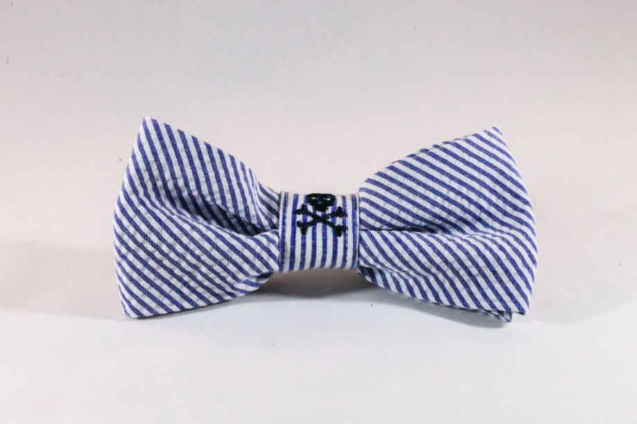 Preppy Navy Blue Skull And Cross Bones Seersucker Dog Bow Tie