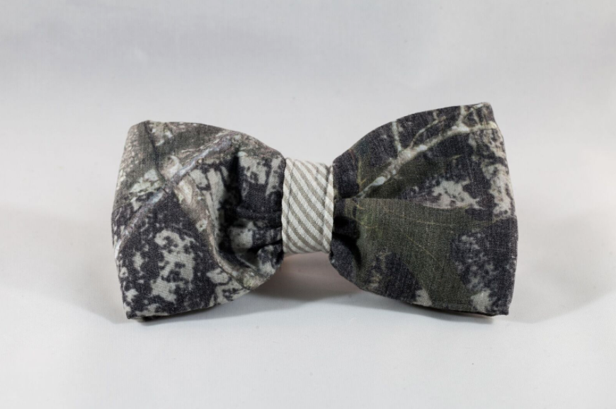 The Sporting Pup Camo And Khaki Seersucker Bow Tie Dog Collar