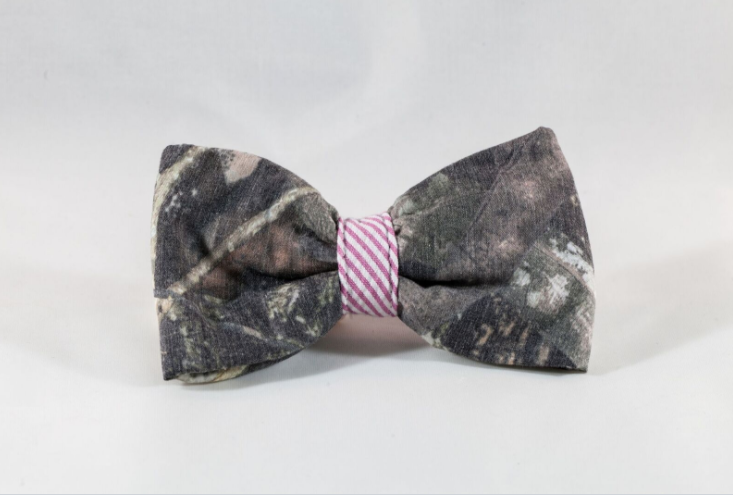 The Sporting Pup Camo And Pink Seersucker Dog Bow Tie