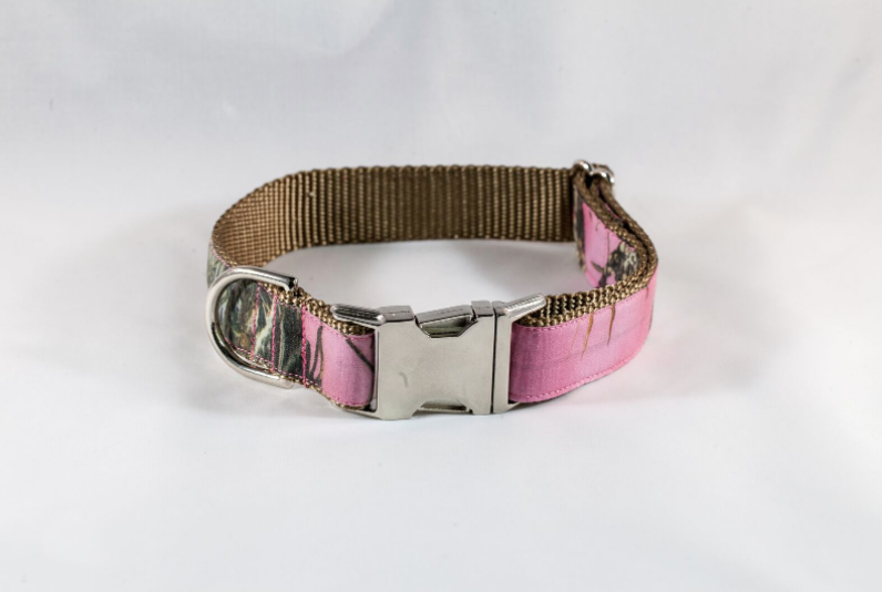 The Sporting Pup Pink Camo Bow Tie Dog Collar–Brown